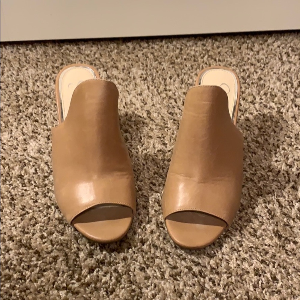 LIKE NEW - Jessica Simpson mules - size 8.5